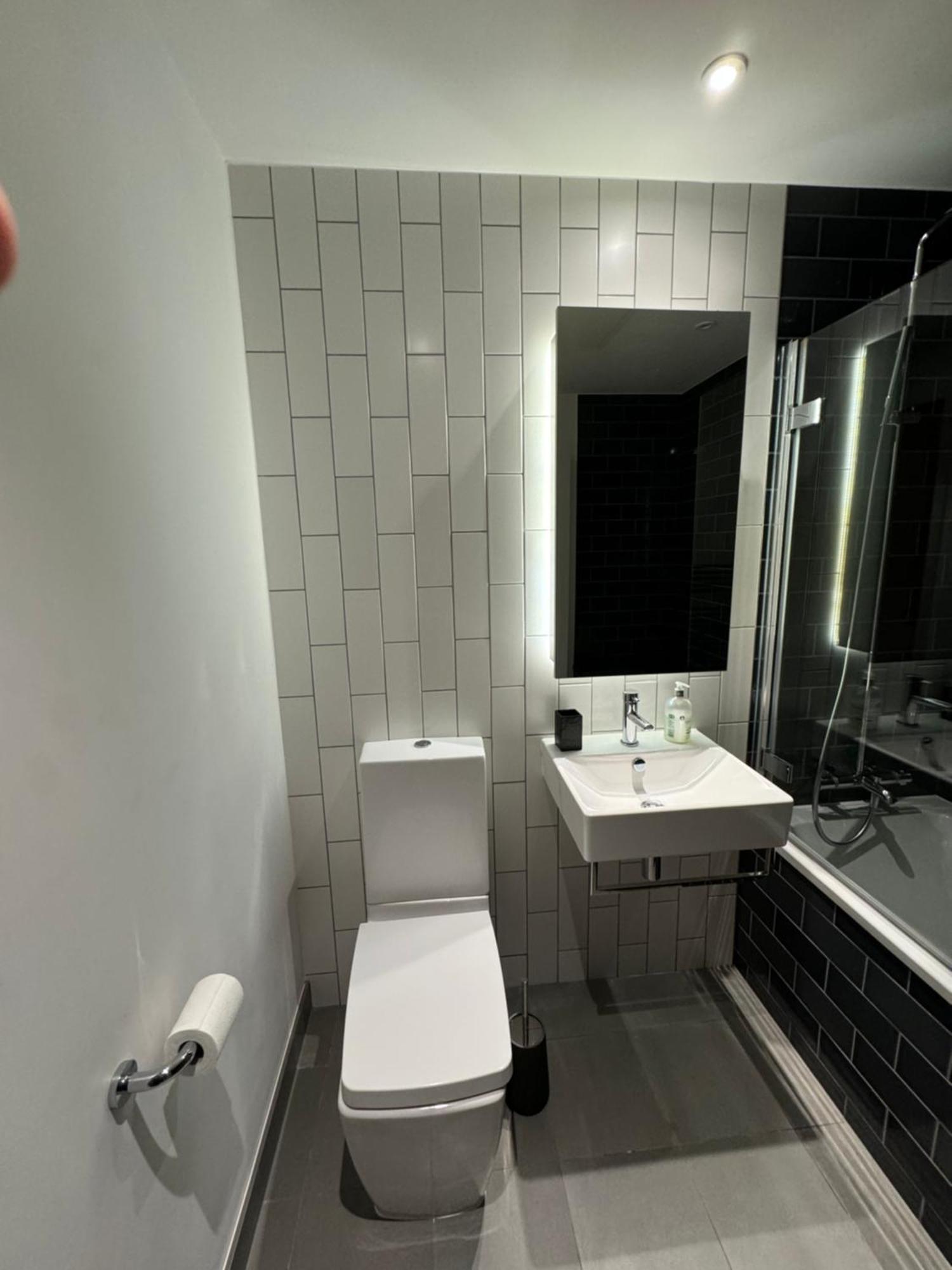 Riverside Suites And Apartments Лондон Екстериор снимка
